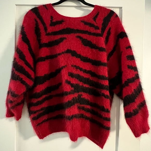 NWT ba&sh Pull Zaya Zebra Print Mohair Twist Back Sweater Color Rouge size 2 /M - Picture 3 of 5